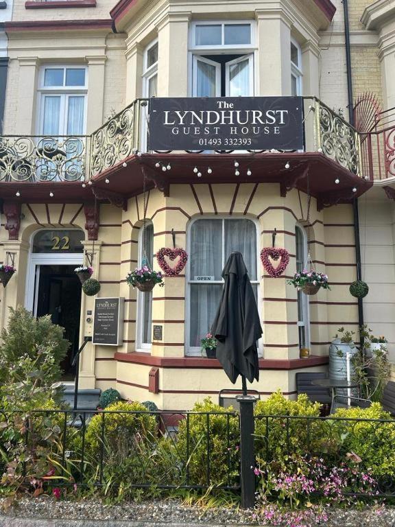 The Lyndhurst Guest House Great Yarmouth Bagian luar foto